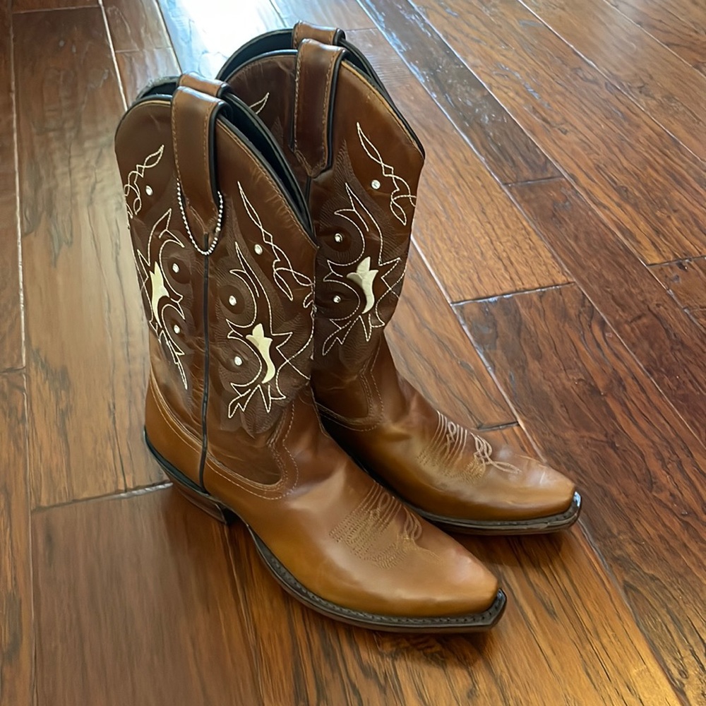 New Gypsy Rose boots size 7
